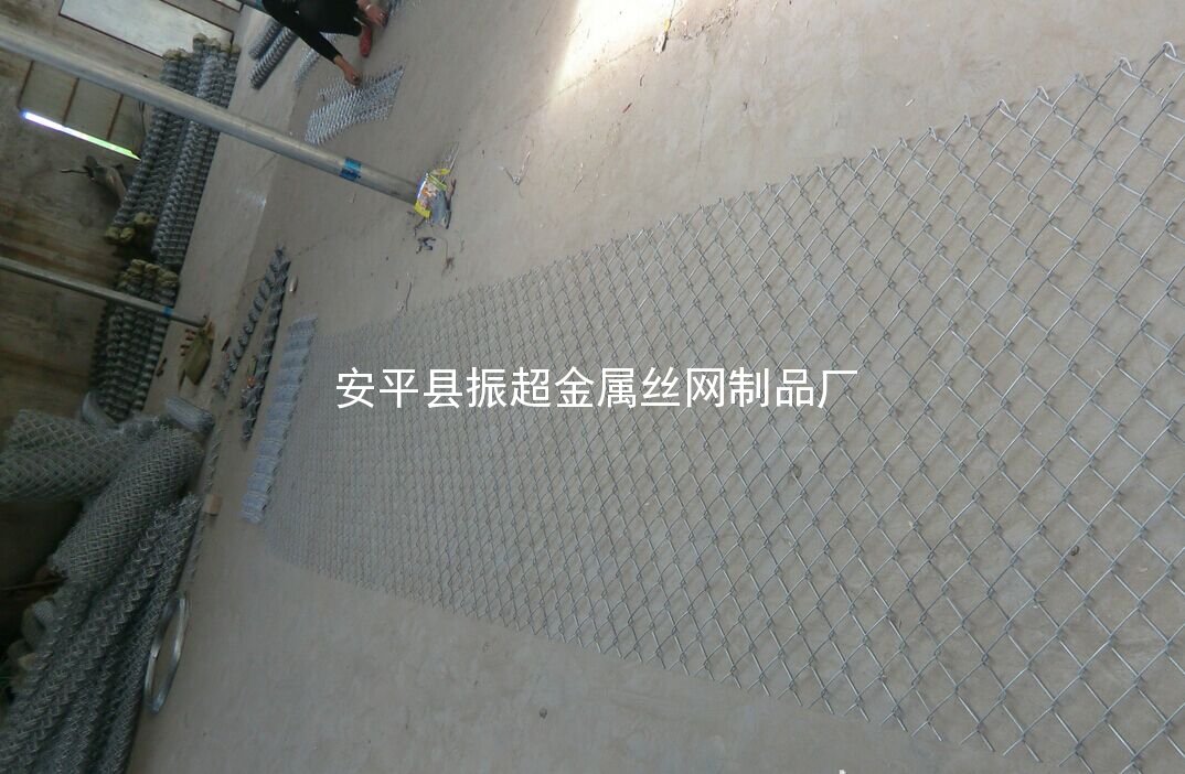 勾花网制作-安平县振超金属丝网制品厂m.czhyzscl.cn